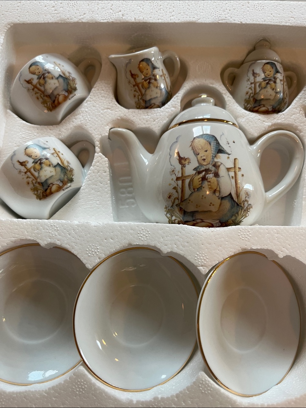 Bird & Blue Bonnet Girl ~ 16 Piece Tea Set
Kinder -M.J.H’nnnnnnl- Service - Picture 4 of 8